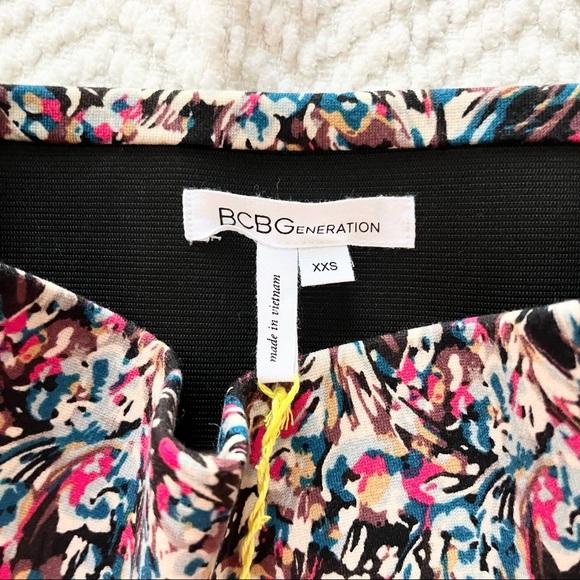 BCBGENERATION Party Multi Print Mini Skirt in size XXS - Picture 3 of 4